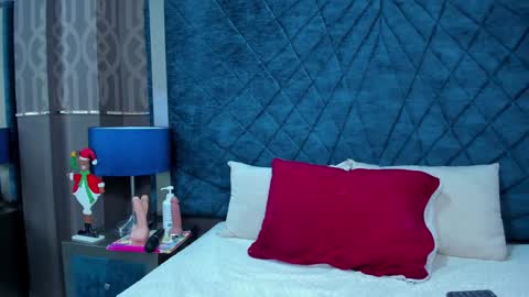 Adelaine online show from 12/24/24, 11:06