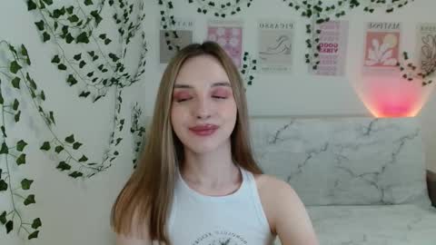 Snapshot of adele0_0 chatting on 02/23/25, 03:18 Adele online show from 02/23/25, 03:18