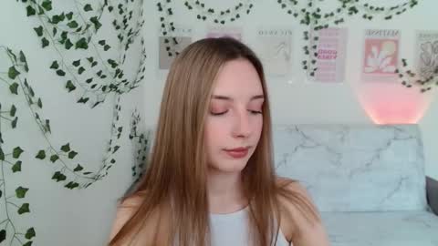 Snapshot of adele0_0 chatting on 02/25/25, 09:53 Adele online show from 02/25/25, 09:53