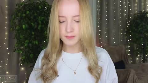 Adele online show from 02/15/25, 06:23