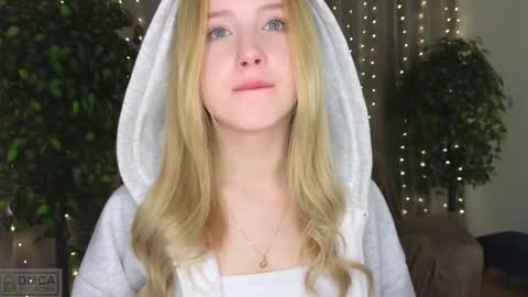 Adele online show from 02/27/25, 09:25