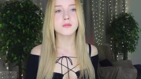 Adele online show from 02/28/25, 07:14