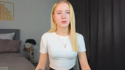 Adele online show from 09/11/25, 10:10