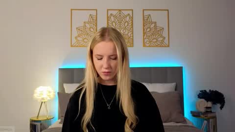 Adele online show from 11/28/25, 10:45