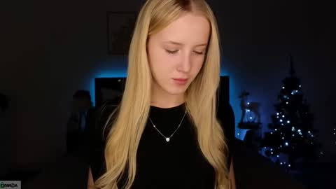 Adele online show from 12/21/25, 07:54