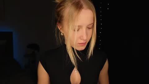 Snapshot of adele_armas chatting on 04/18/26, 09:04 Adele online show from 04/18/26, 09:04
