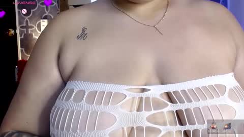 Snapshot of adele_cruzz chatting on 12/18/25, 10:27 adele cruzz online show from 12/18/25, 10:27