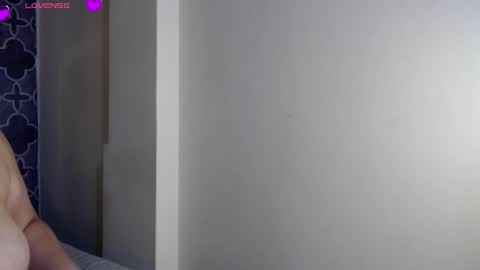 Snapshot of adele_cruzz chatting on 12/22/25, 12:29 adele cruzz online show from 12/22/25, 12:29