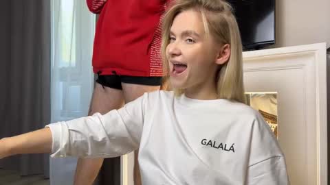 Snapshot of adele_nick2202 chatting on 10/17/25, 08:50 Adele Nick online show from 10/17/25, 08:50