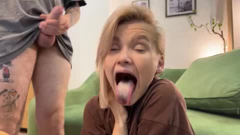 Snapshot of adele_nick2202 chatting on 10/28/25, 07:05 Adele Nick online show from 10/28/25, 07:05