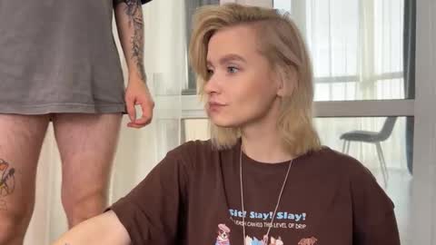 Snapshot of adele_nick2202 chatting on 11/19/25, 08:47 Adele Nick online show from 11/19/25, 08:47