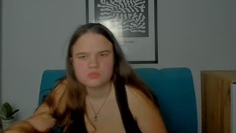 Snapshot of adelecruzz chatting on 02/18/26, 08:10 adelecruzz online show from 02/18/26, 08:10