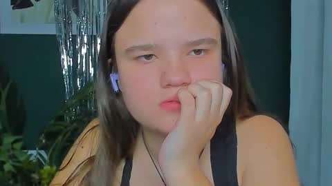 Snapshot of adelecruzz chatting on 03/17/26, 01:14 adelecruzz online show from 03/17/26, 01:14