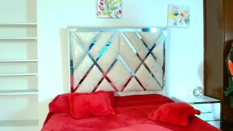 Snapshot of adelefunn chatting on 12/01/25, 01:38 Adele online show from 12/01/25, 01:38