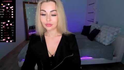 Adele online show from 02/21/25, 12:39