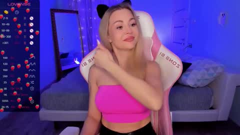 Adele online show from 12/04/25, 02:10