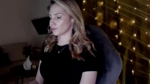 Snapshot of adeleshinem chatting on 03/07/25, 02:12 Adele Shine online show from 03/07/25, 02:12