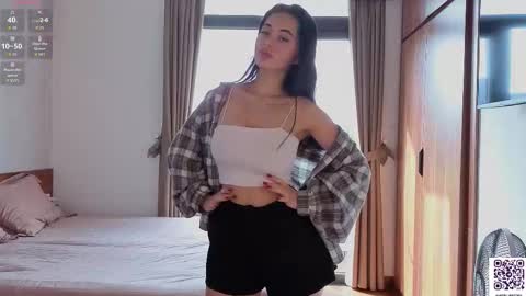 Adelia online show from 10/31/25, 01:06