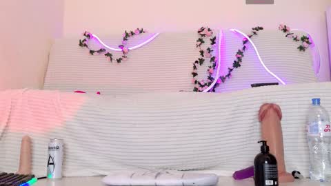 Snapshot of adelika_rose chatting on 02/28/26, 08:43 Adelika online show from 02/28/26, 08:43