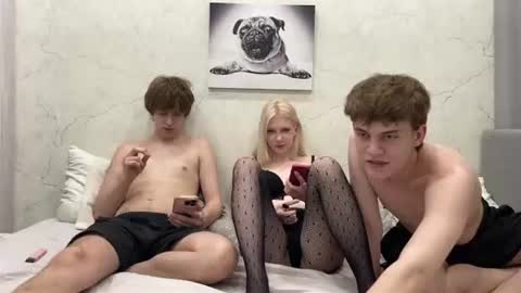 Snapshot of adelin_rr chatting on 07/18/26, 01:59 adelin online show from 07/18/26, 01:59