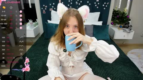 Snapshot of adelina_cowell chatting on 12/31/24, 02:36 Adelina online show from 12/31/24, 02:36