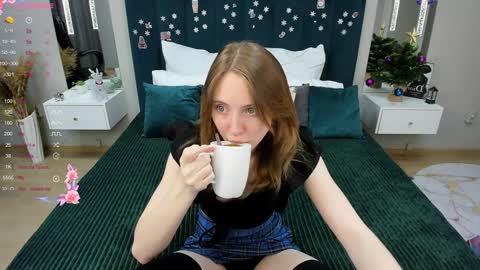 Snapshot of adelina_cowell chatting on 01/05/25, 02:41 Adelina online show from 01/05/25, 02:41