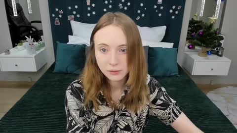 Snapshot of adelina_cowell chatting on 01/14/25, 02:43 Adelina online show from 01/14/25, 02:43