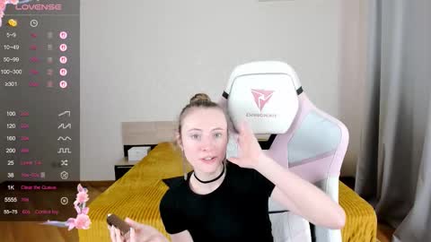 Snapshot of adelina_cowell chatting on 09/09/25, 09:31 Adelina online show from 09/09/25, 09:31