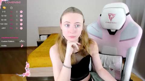 Snapshot of adelina_cowell chatting on 09/12/25, 10:59 Adelina online show from 09/12/25, 10:59