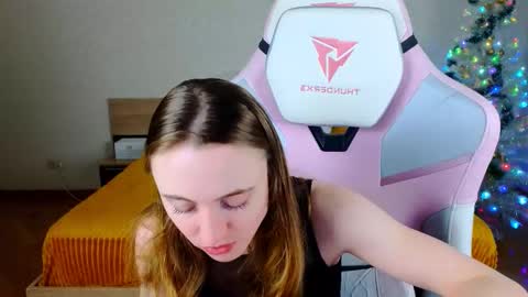 Snapshot of adelina_cowell chatting on 12/22/25, 09:28 Adelina online show from 12/22/25, 09:28