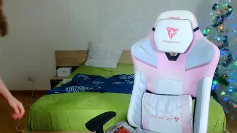 Snapshot of adelina_cowell chatting on 12/23/25, 09:29 Adelina online show from 12/23/25, 09:29