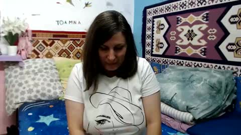 Snapshot of adelineblueeyes chatting on 10/16/25, 06:03 Larisa online show from 10/16/25, 06:03