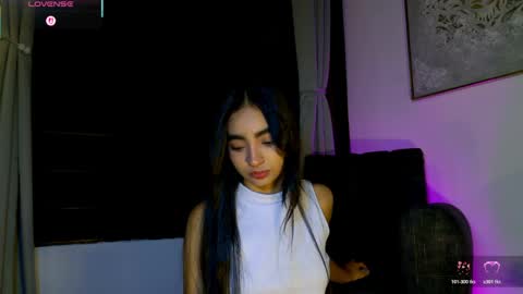 Snapshot of adelineevs chatting on 04/11/26, 01:32 ADELINE online show from 04/11/26, 01:32