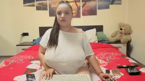 Adellineee online show from 04/29/26, 08:59