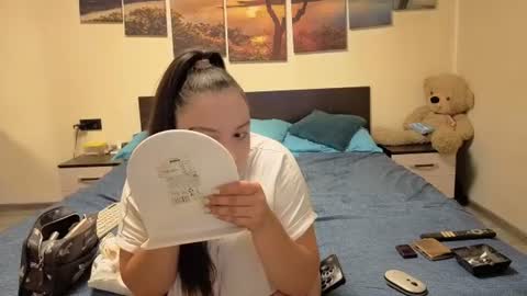 Adellineee online show from 06/16/26, 08:44