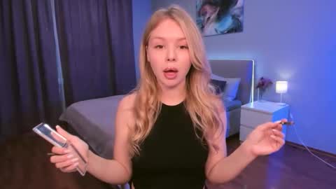 Snapshot of adelllovely chatting on 09/10/25, 11:43 adelllovely online show from 09/10/25, 11:43