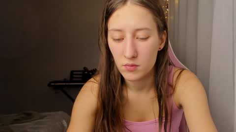 Snapshot of adellqueen chatting on 12/10/24, 10:37 Adell online show from 12/10/24, 10:37