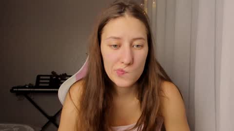 Snapshot of adellqueen chatting on 12/11/24, 10:38 Adell online show from 12/11/24, 10:38