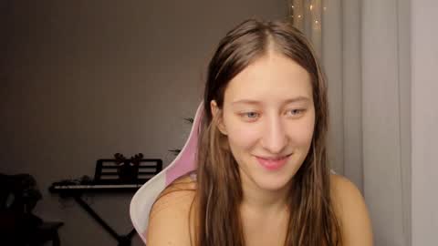 Snapshot of adellqueen chatting on 12/23/24, 10:33 Adell online show from 12/23/24, 10:33