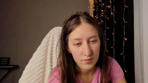 Snapshot of adellqueen chatting on 01/09/25, 10:41 Adell online show from 01/09/25, 10:41