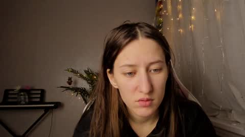 Snapshot of adellqueen chatting on 02/06/25, 10:10 Adell online show from 02/06/25, 10:10