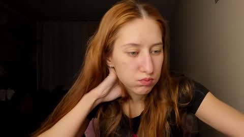 Snapshot of adellqueen chatting on 11/21/25, 10:41 Adell online show from 11/21/25, 10:41