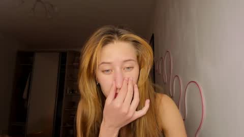 Snapshot of adellqueen chatting on 05/11/26, 09:45 Adell online show from 05/11/26, 09:45