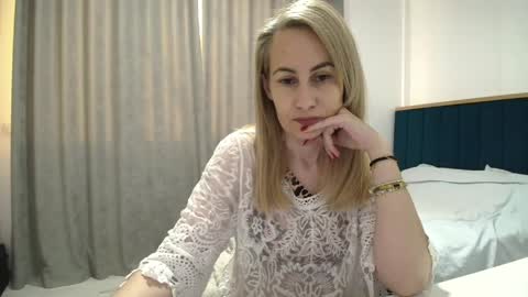 Adellyn online show from 05/09/26, 06:02