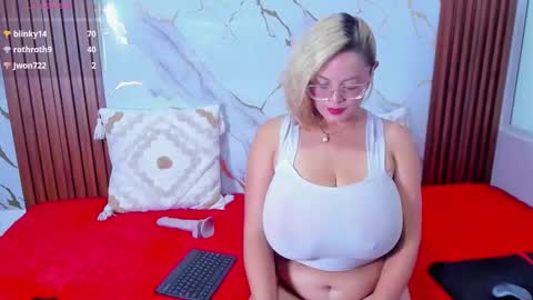 Snapshot of adelyginn_ chatting on 03/09/26, 12:09 Adely online show from 03/09/26, 12:09