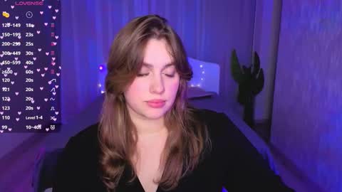 Snapshot of adelynnn chatting on 10/06/25, 05:43 Ada online show from 10/06/25, 05:43