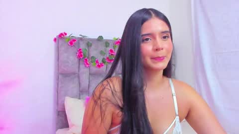 Snapshot of adhara__evanss chatting on 01/07/25, 11:14   online show from 01/07/25, 11:14