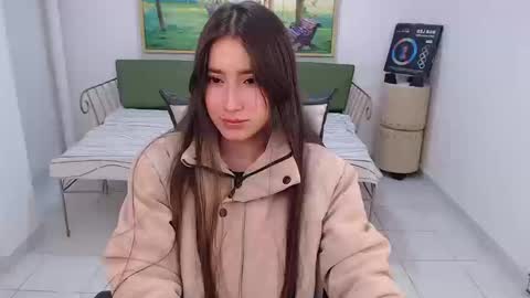 Adhara online show from 09/17/25, 01:02