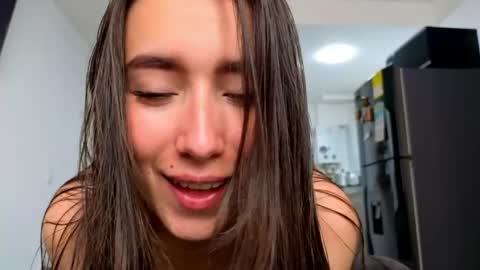 Adhara online show from 05/08/26, 01:27