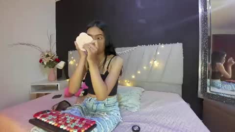 Snapshot of adharaharper chatting on 06/18/26, 02:10 Adhara online show from 06/18/26, 02:10